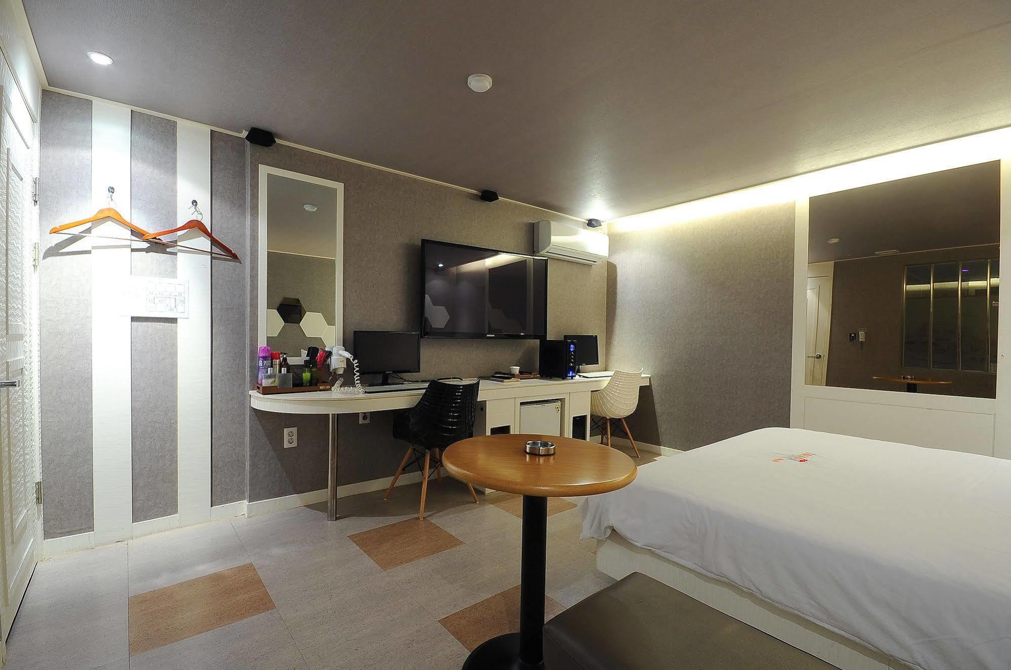 2 Heaven Hotel Пусан Экстерьер фото