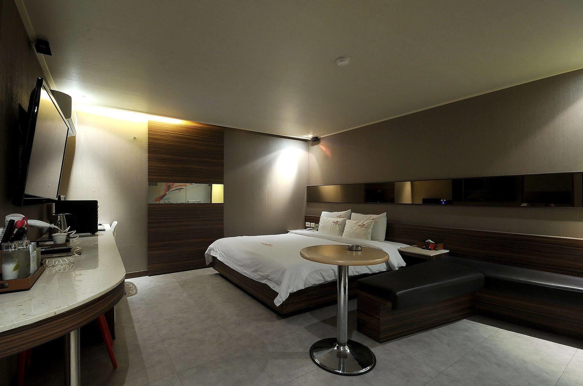 2 Heaven Hotel Пусан Экстерьер фото